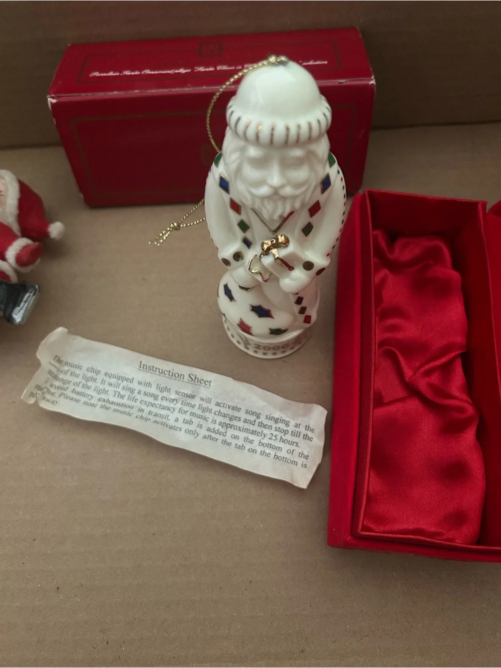 2 vintage Christmas items